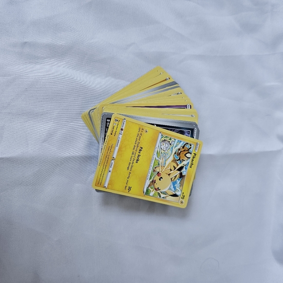 Lot of 85 Pokémon Cards Including Holo, Rare, Trainer, Energy Cards - Picture 9 of 10